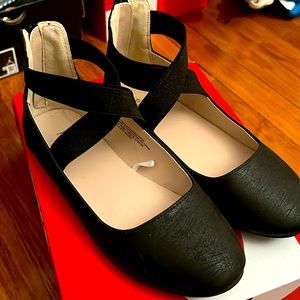 All black kids ballerina flats. Super cute